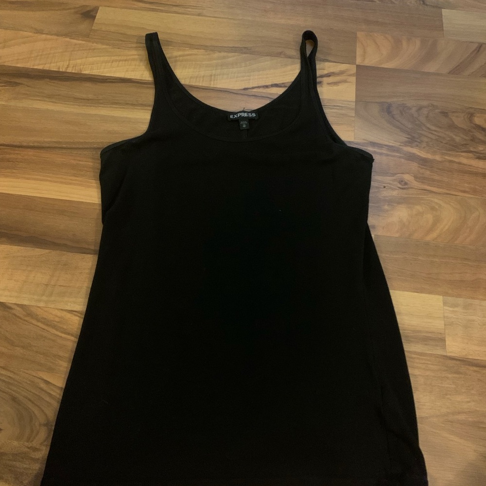 Bundle of 3 tanks
